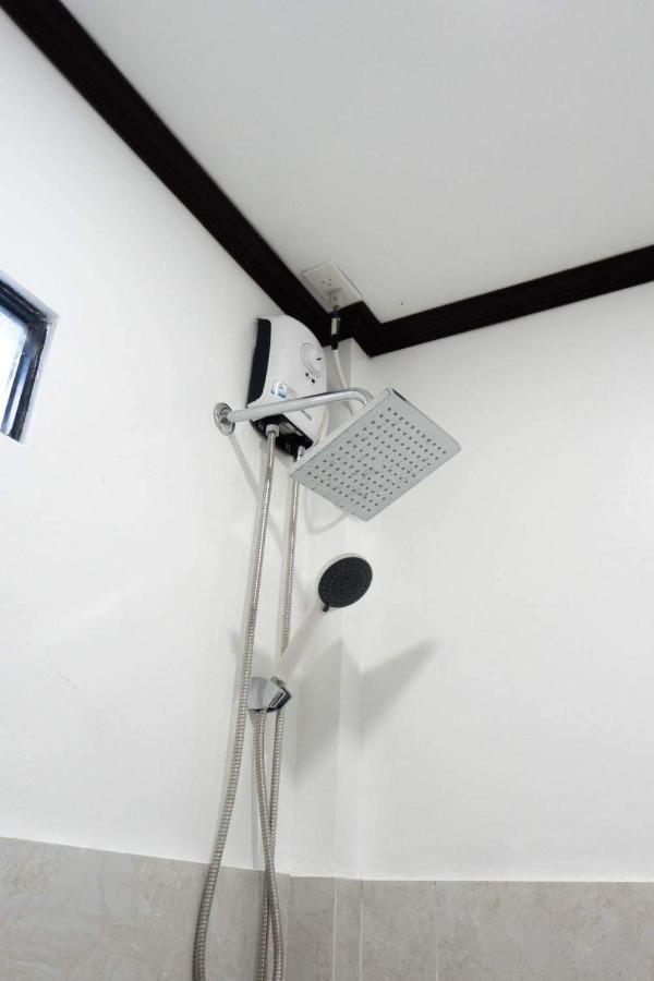 Princesa Michaella Hostel Itaytay Exteriör bild